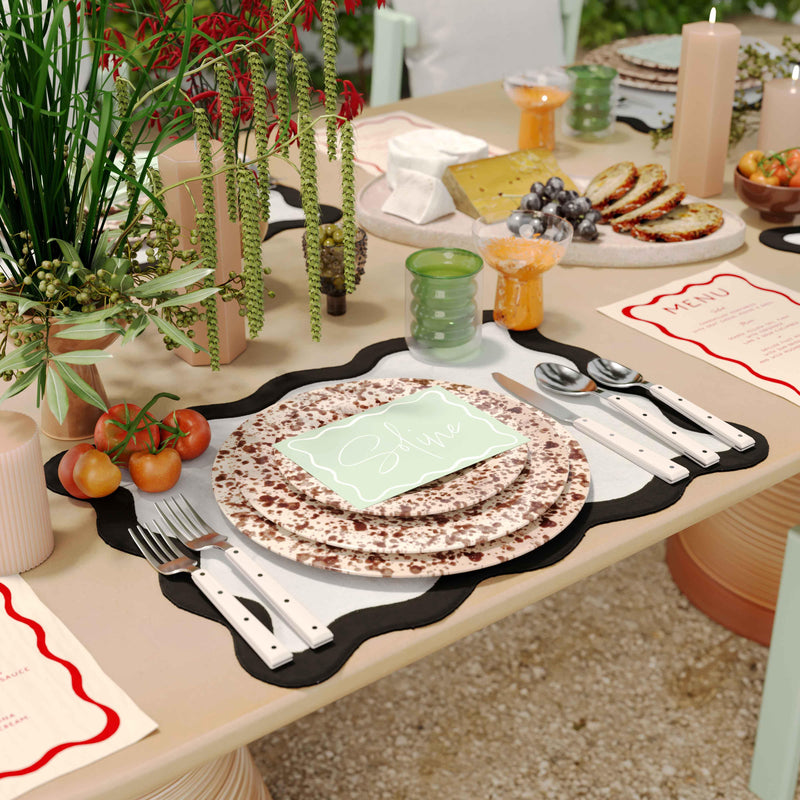 Scalloped Edge Black and White Cotton Placemat - Set of 4