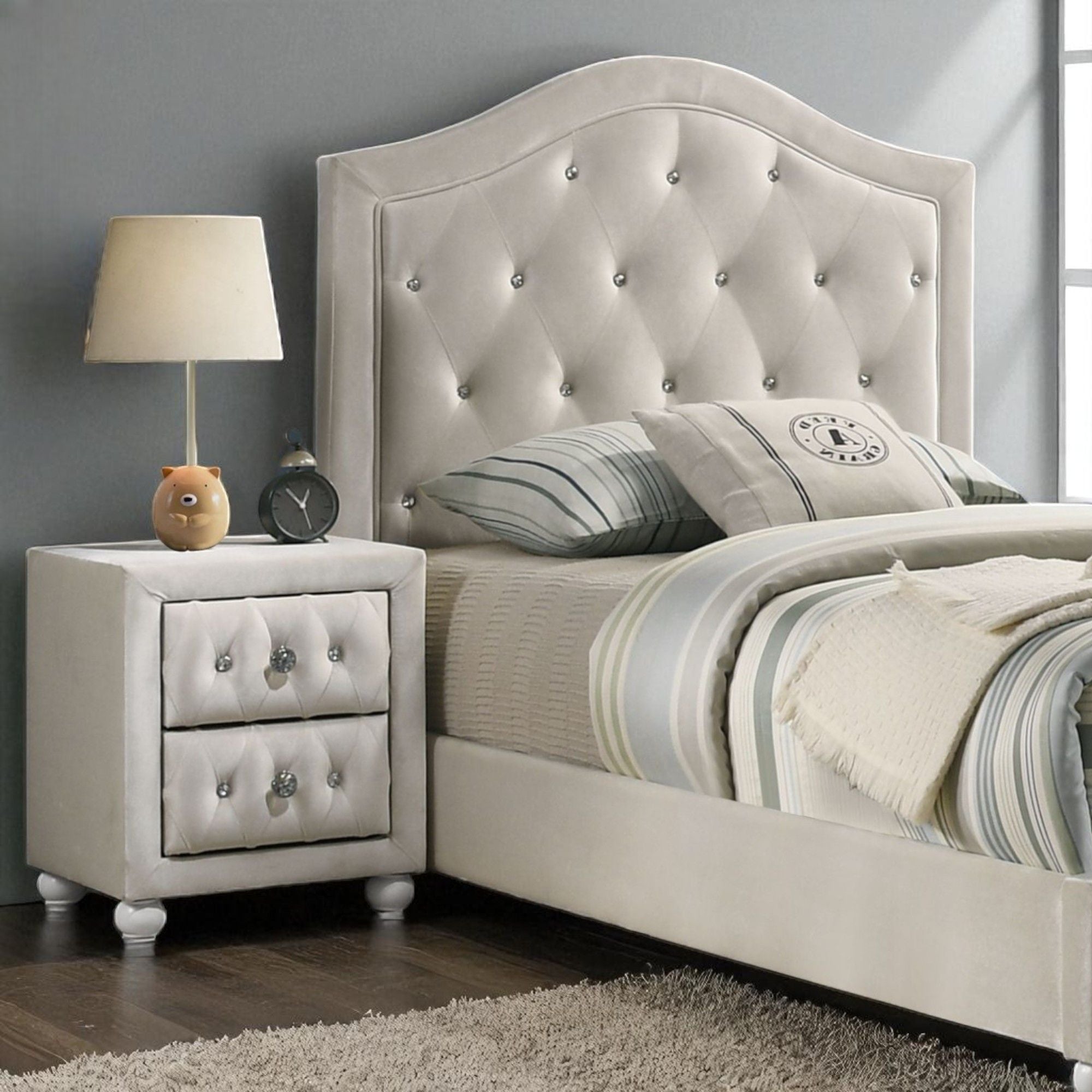 Reggie - Nightstand - Beige