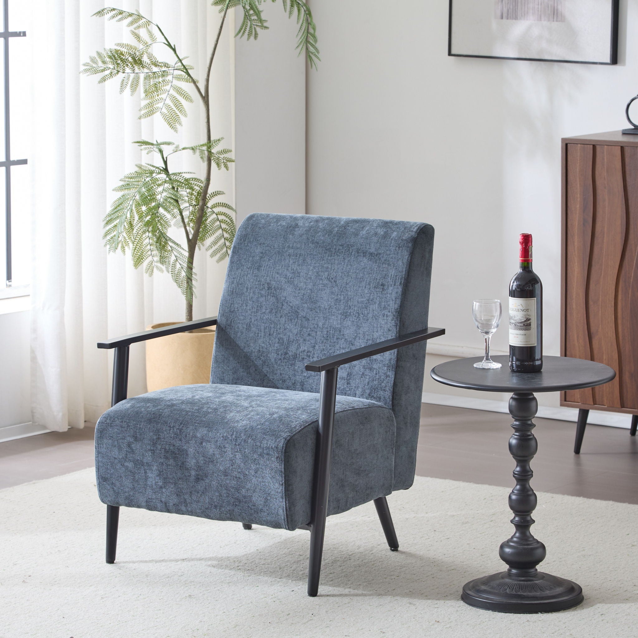 Modern Lounge Chair With Upholstery