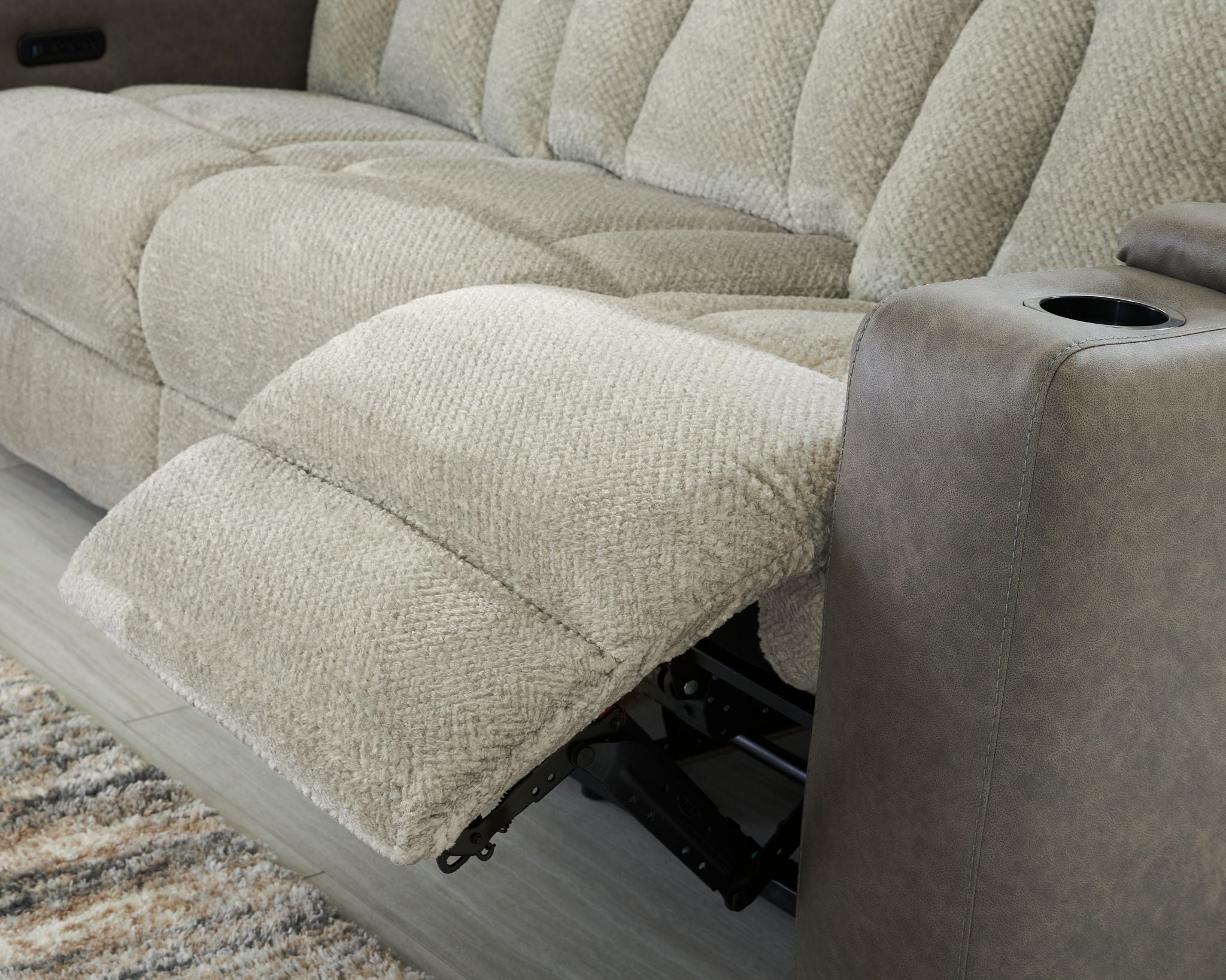 WhipLash - Power Reclining Sofa With Adj Headrest - Sisal