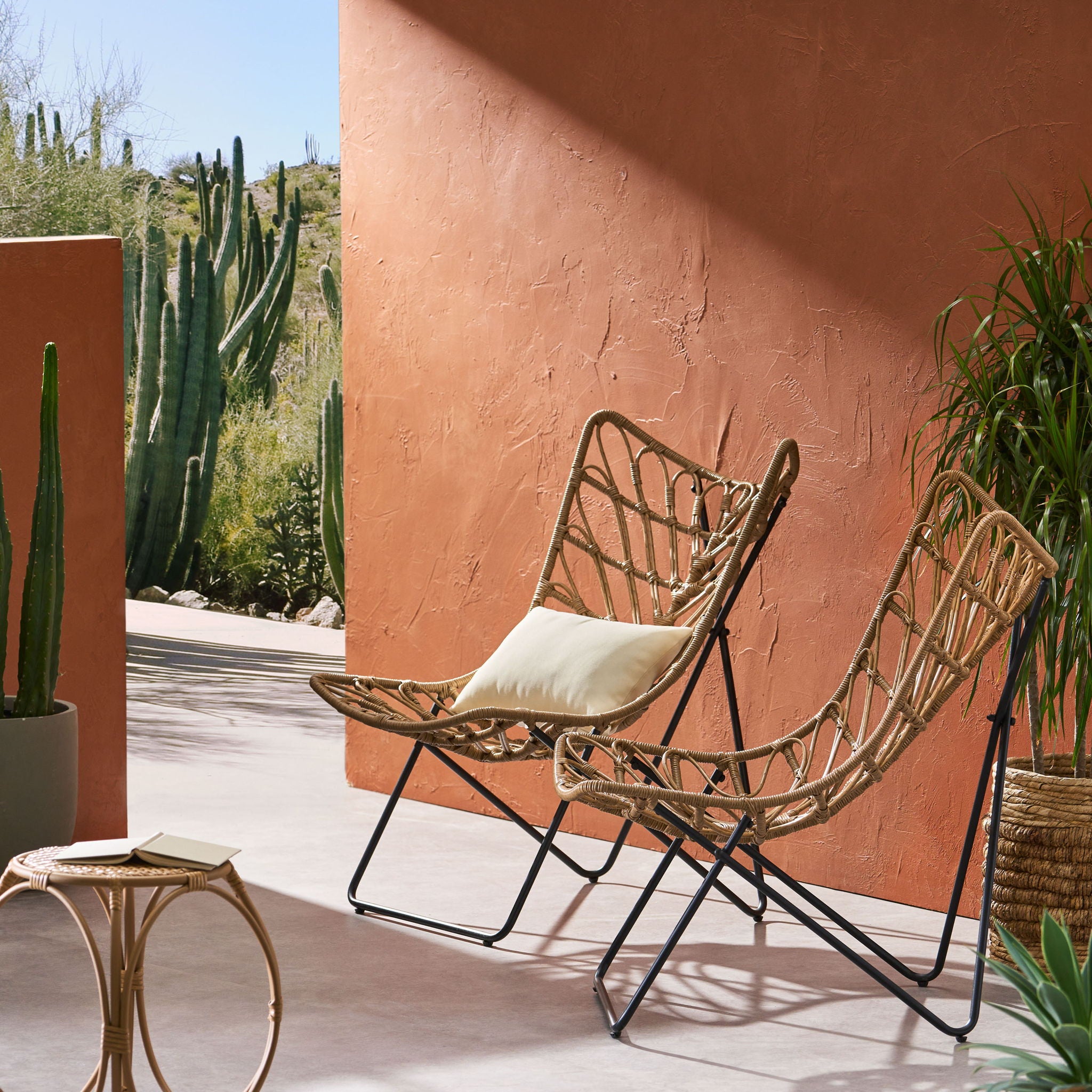 Bryson - Chair - Light Brown