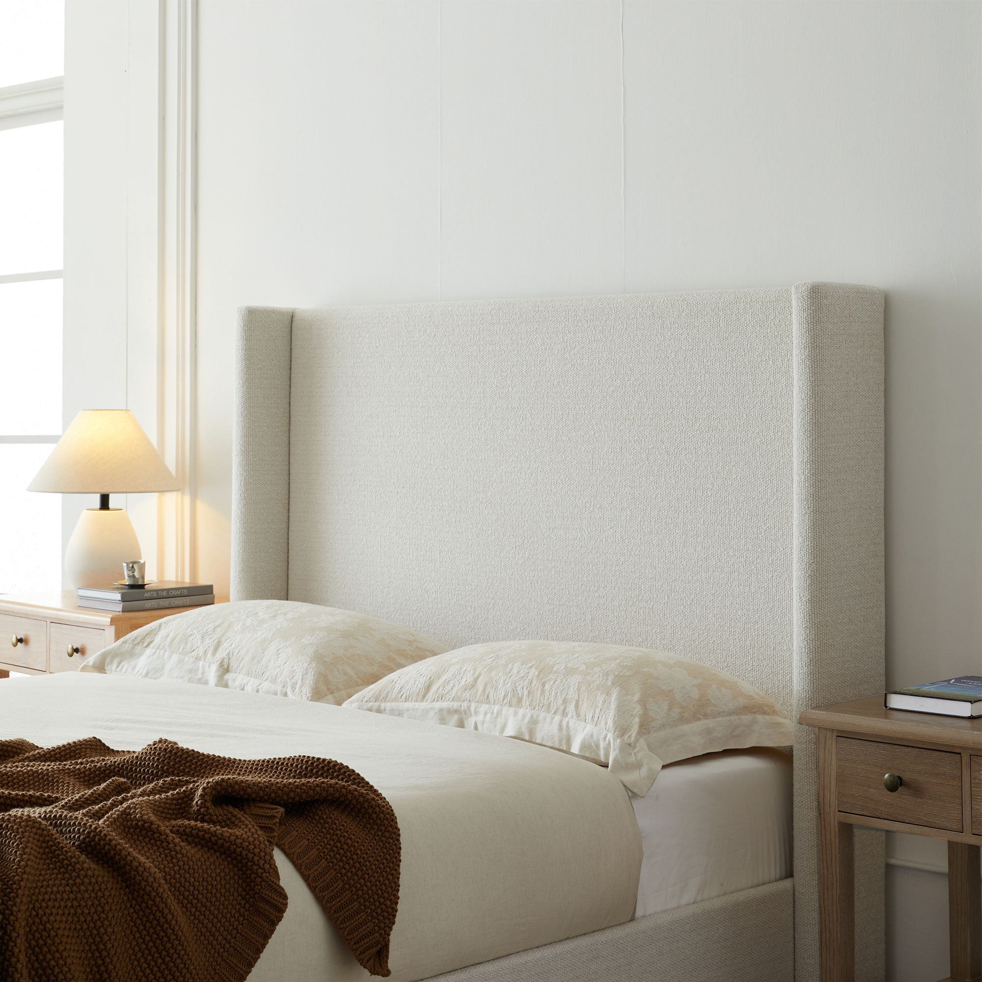 Hale - Upholstered Wingback Bed