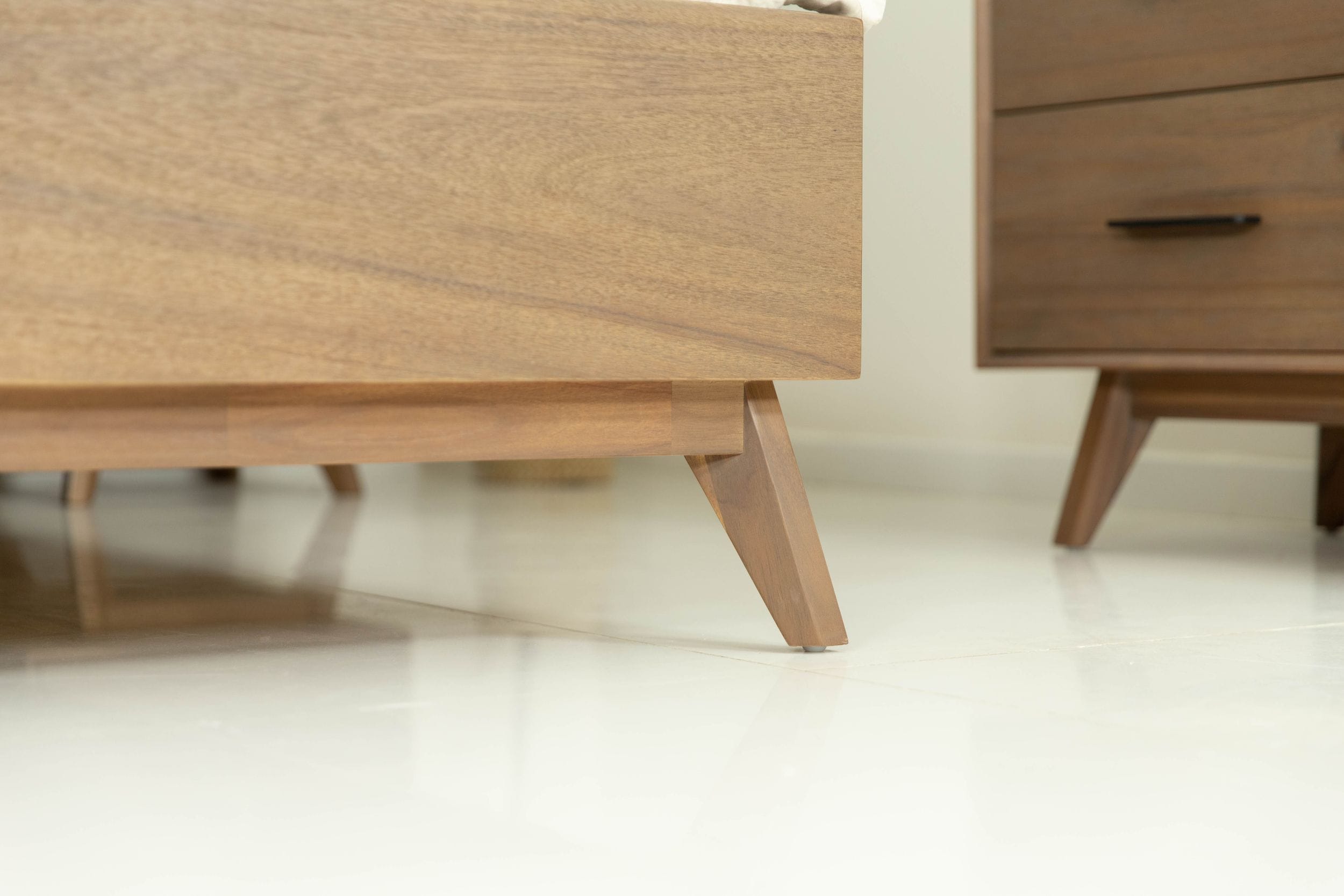 Modrest Claire - Eastern King Contemporary Walnut Bed