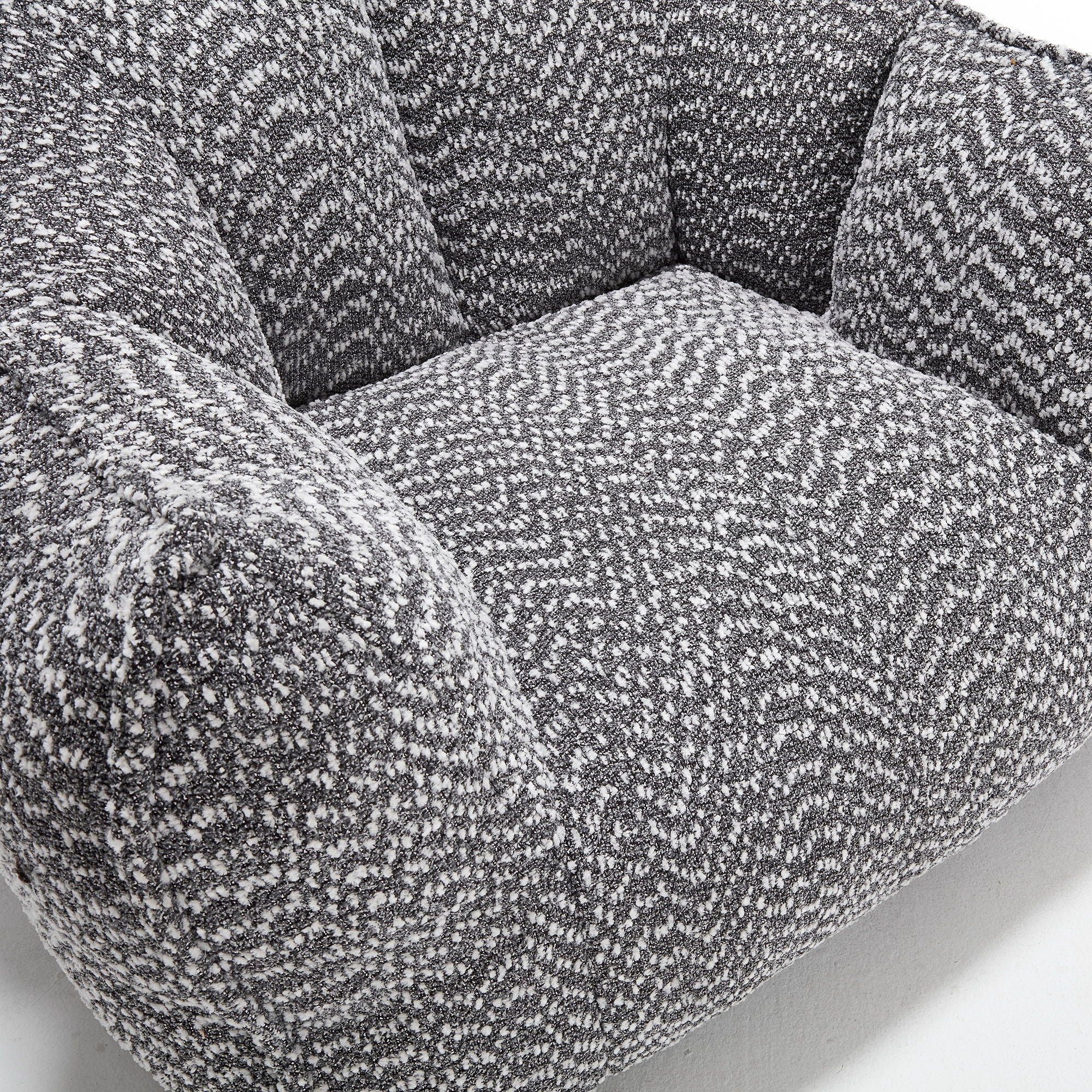 Comfortable Sofa Chairs With Highly Resilient Foam For Living Rooms And Bedrooms