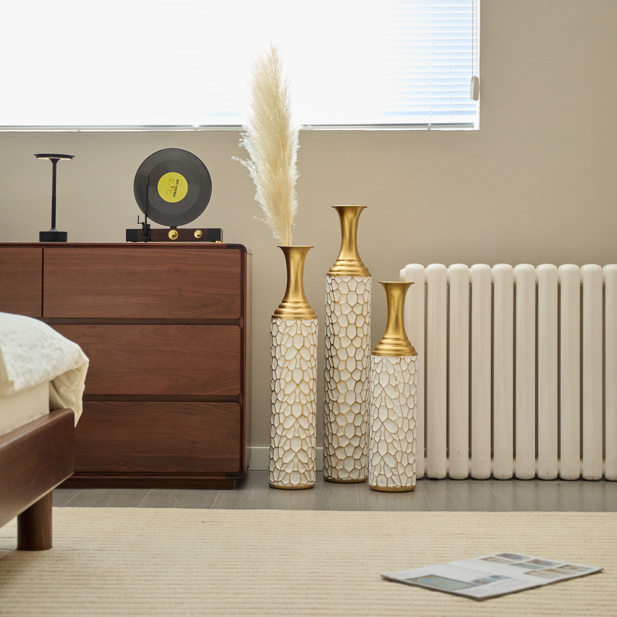 Floor Metal Vase Modern Style Decoration Home Metal Vase (Set of 3) Gorgeous Home Decoration Large Glazed Metal Vases - Gold / White