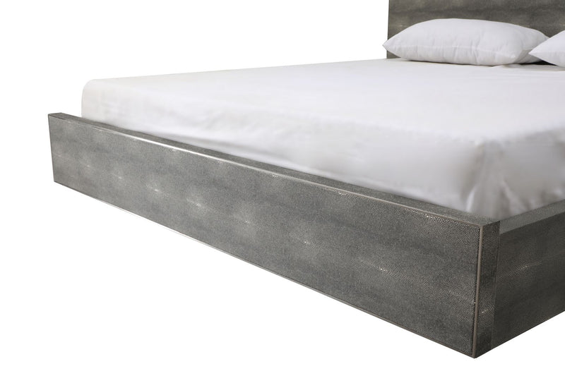 Modrest Dynasty - Eastern King Modern Shagreen Bedroom Set - 3 Drawer
