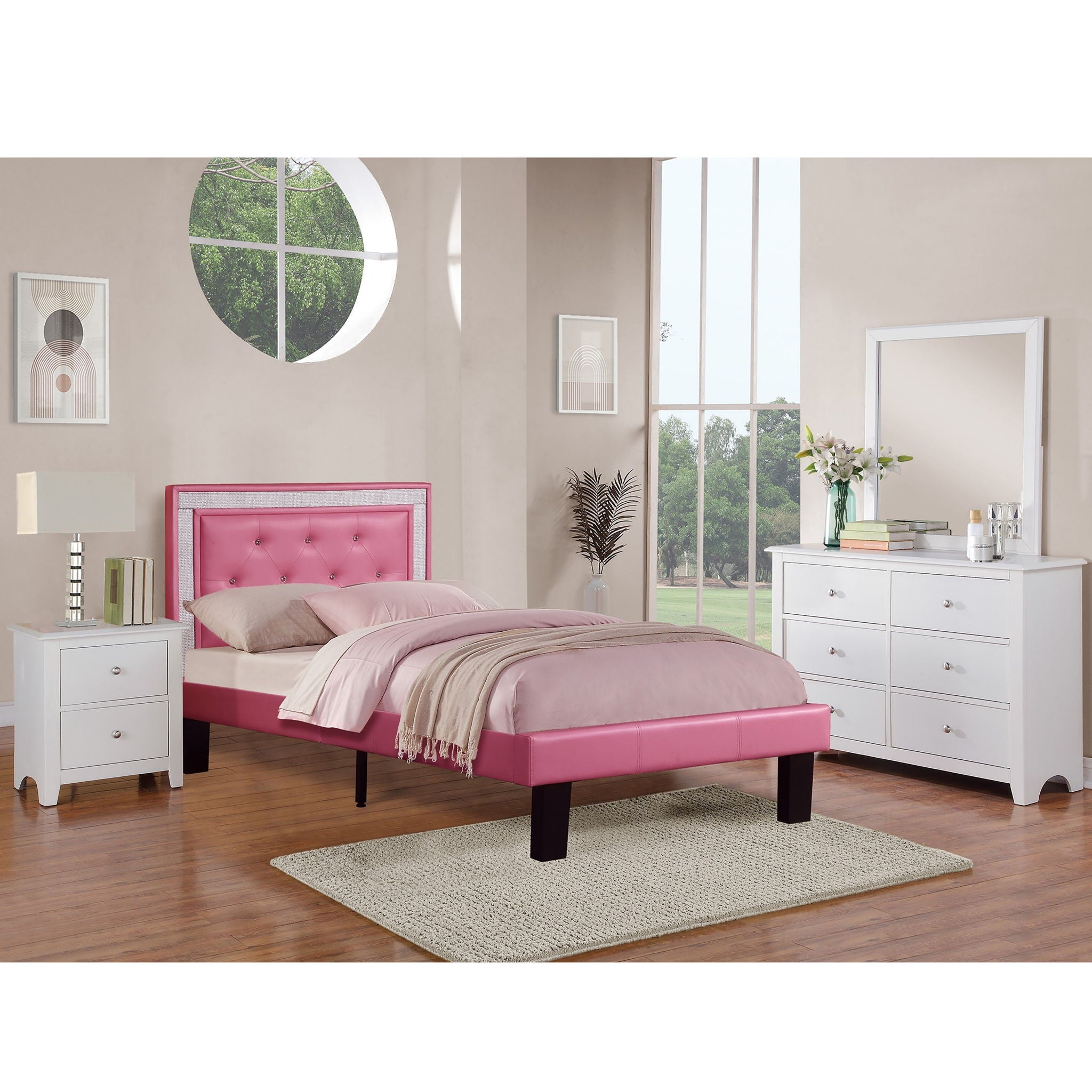 Glamours Style Bed With Diamond Tufted Padded Headboard