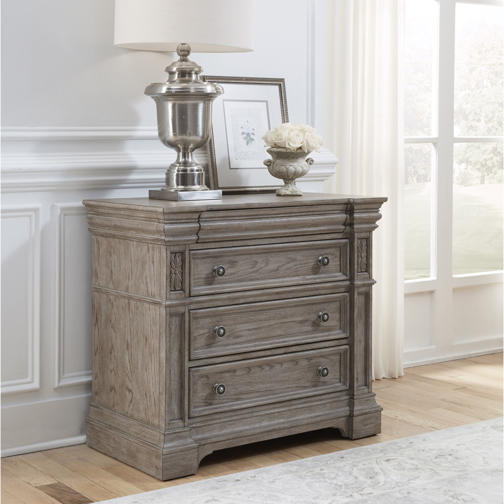 Kingsbury - 4 Drawer Bachelor's Chest - Gray