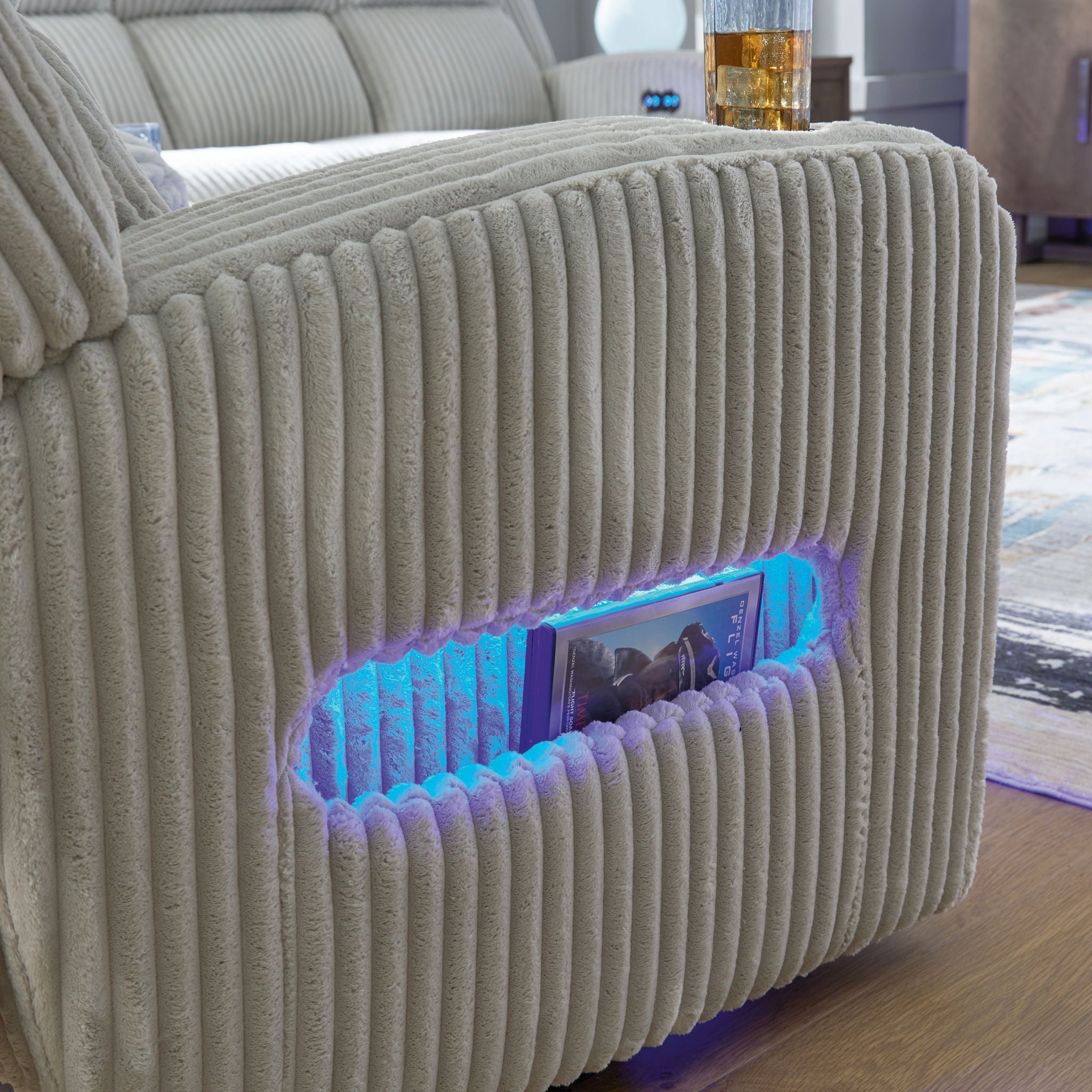 Forest Lake - Power Reclining Sofa With Adj Headrest