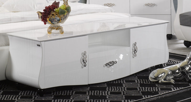 Metta Modern White Leather Eastern King Bed