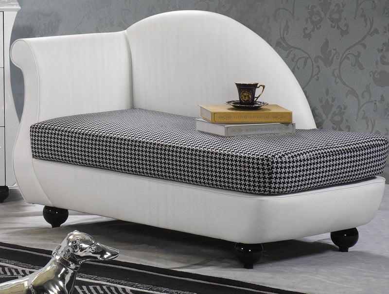 Metta Modern White Leather Eastern King Bed