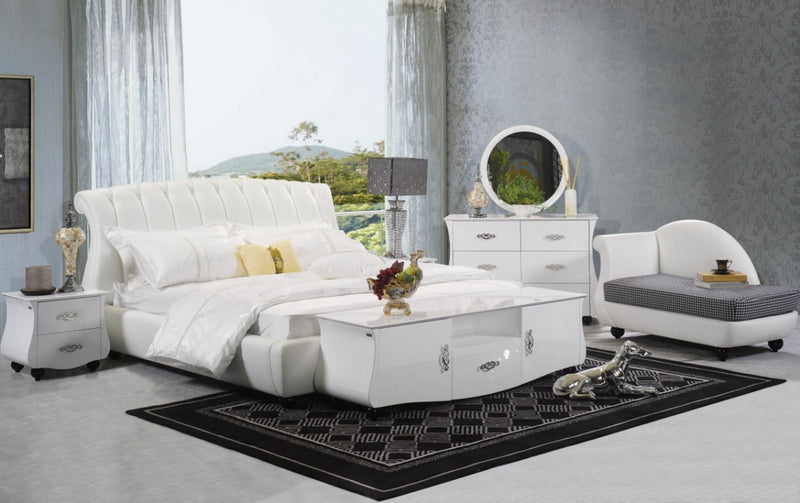 Metta Modern White Leather Eastern King Bed