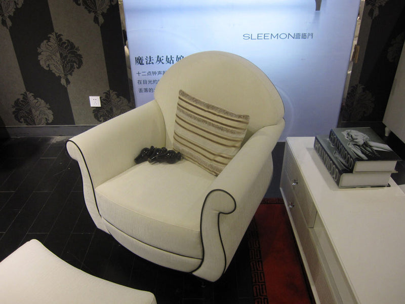 Auspicious Transitional Tufted Leather Platform Bed